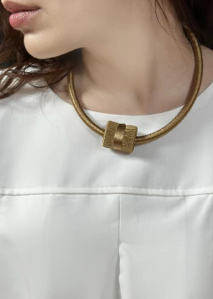 Colar Alinhado - Cordonê Ouro Velho na internet