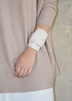 PULSEIRA COURAÇA OFFWHITE na internet