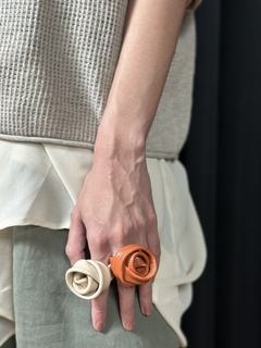 Anel Flor Couro Legítimo - Ferrugem - comprar online