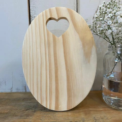 TÁBUA OVAL CORAÇÃO VAZADO PINUS
