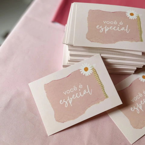 Cartão com mensagem personalizada para presente