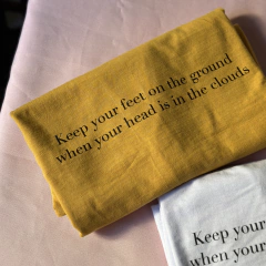 Camiseta Keep your feet on the ground When your head is in the clouds