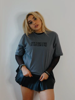 Camiseta Entre o bem e o mal eu fico com a paz - Ophelia