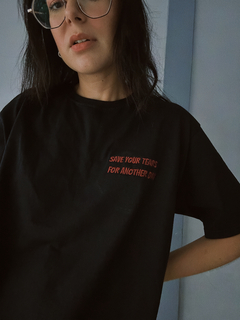 CAMISETA SAVE YOUR TEARS - comprar online