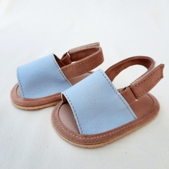 SANDALIA TIRA CELESTE PASTEL