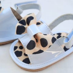 SANDALIA BLANCA MOÑO PRINT - comprar online