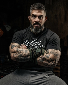Remera ATHLETES ARMOUR - comprar online