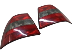 Par Lanternas Traseiras Fumê Arteb Original Vectra CD 2.0 16v 1997 a 1999 90512717 / 90512718