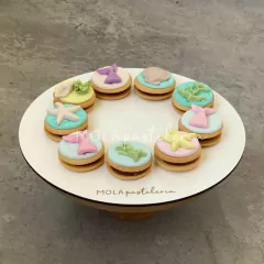Combo de Pastelería N° 4 / 15-20 niños CON TORTA TEMÁTICA - Mola Pasteleria