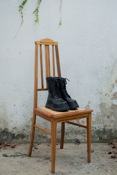 Bota Coturno Nairóbi Preto / cano médio na internet