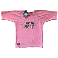 REMERA NIÑO MC PROT UV UNICORN POWER