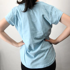 REMERA DAMA WINKEL TO LIVE ALGODON CELESTE - comprar online