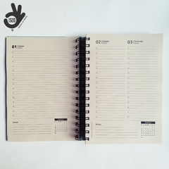 Agenda Diaria Tapa Dura Ring Wire/ Modelo 236/ MoMA BLACK ⬛⬜ - 1920®objetos de diseño 