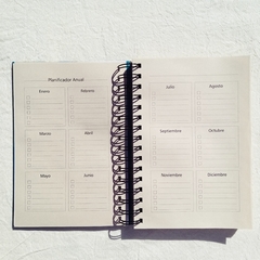 Imagen de Agenda 2 días por página Bauhaus / Tapa Dura Ring Wire/ Modelo 15/ GRÜNER KREIS