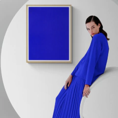 Cuadro en marco madera Kiri Box/ Modelo 607/ IKB 191 International Klein Blue (1962) Yves Klein.