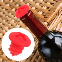 Kit com 3 Tampas de Garrafa em Silicone em Formato de Parafuso