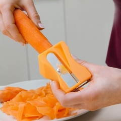 Descascador de Legumes em Formato de Apontador - comprar online