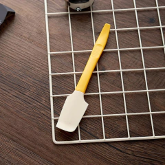 Mini Espátula Raspadora Curva de cozinha em silicone - comprar online