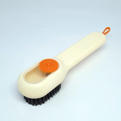 Escova de Limpeza Multiuso com Dispenser de Sabão na internet