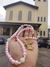 TERÇO TRADICIONAL - ROSA BEBÊ PEROLADO COM NOSSA SENHORA VIRGEM DO SILENCIO - COM 1 NOME