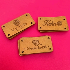 Etiqueta Caramelo - 4,0 x 2,0 cm - Couro Sintético