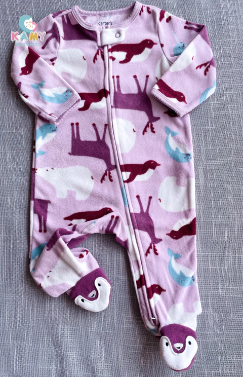 MACACÃO CARTERS EM FLEECE COM PEZINHO -URSO POLAR LILAS (NOVA COLEÇÃO) - comprar online