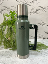 TERMO STANLEY CLASICO CON MANIJA 1.4LT VERDE