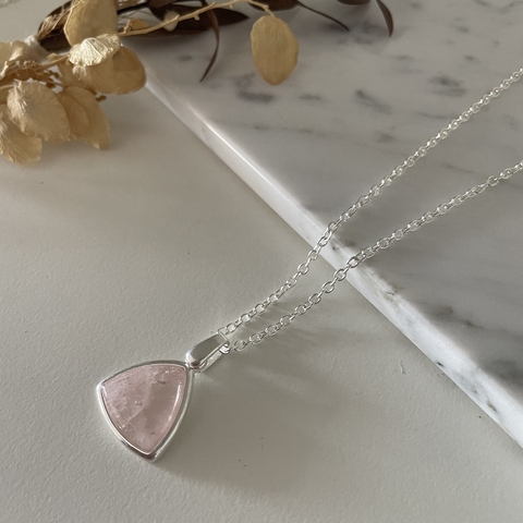 Collar Irene (Cuarzo rosa)