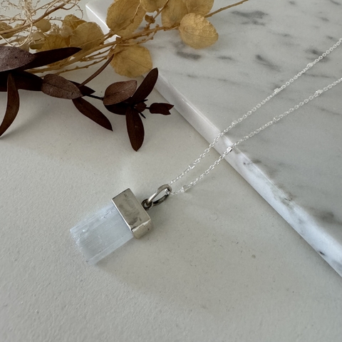 Collar Selenita plata 925 - Exclusive