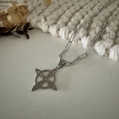 Collar Nudo de bruja (acero quirúrgico)