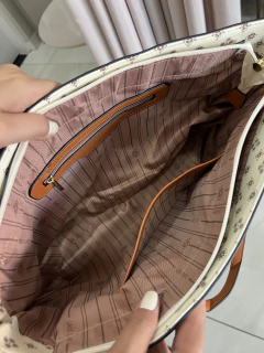 Imagem do Bolsa Valentina