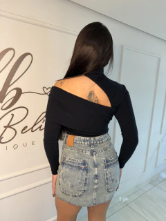 Blusa Lia na internet