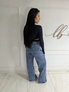 Calça Wide Básica na internet