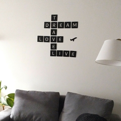 DECO WALL - SCRABBLE
