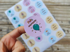 A008B - 24 Adesivos dia aniversário 4CM - Pronta Entrega