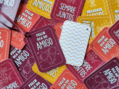 DA009A - 15 Tags dia do amigo com fita de cetim - Pronta Entrega - Tal e Qual Papelaria
