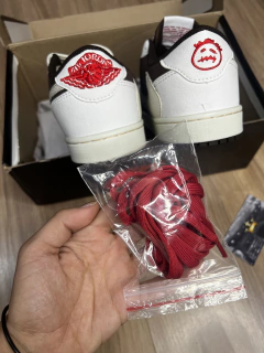 Imagem do Air Jordan Low Travis Marrom Branco