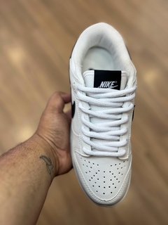 DUNK SB BRANCO PRETO SOLA CARAMELO na internet