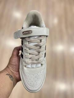 ADIDAS FÓRUM NATURAL/MARROM na internet
