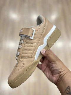 ADIDAS FÓRUM NUDE & BRANCO - Tessaro outlet