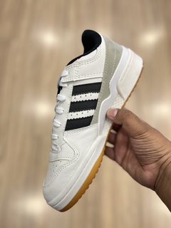 ADIDAS FORUM LATEX PRETO SOLA CARAMELO - Tessaro outlet