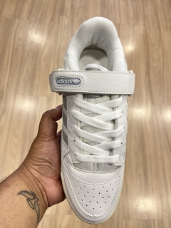 ADIDAS FÓRUM CINZA BRANCO na internet