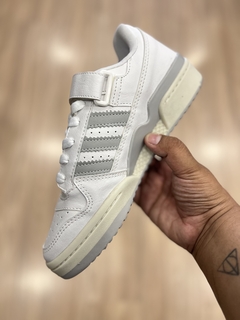 ADIDAS FÓRUM CINZA BRANCO - Tessaro outlet