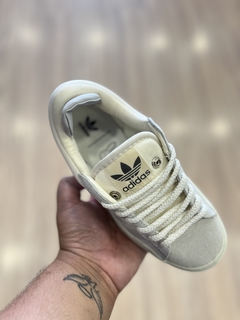 ADIDAS BAD BUNNY BEGE - comprar online