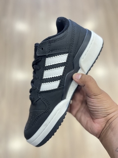 ADIDAS FÓRUM - PRETO/BRANCO - Tessaro outlet