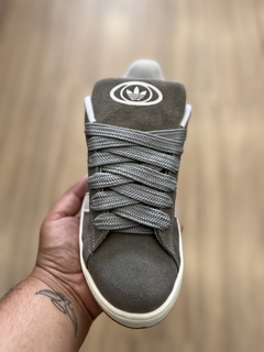 ADIDAS CAMPUS CINZA E BRANCO na internet