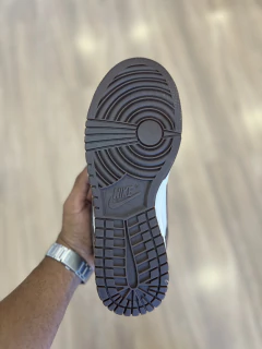 Imagem do DUNK LOW MARROM BRANCO