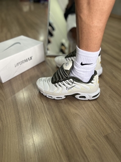 AIR MAX TN OLIVE - comprar online