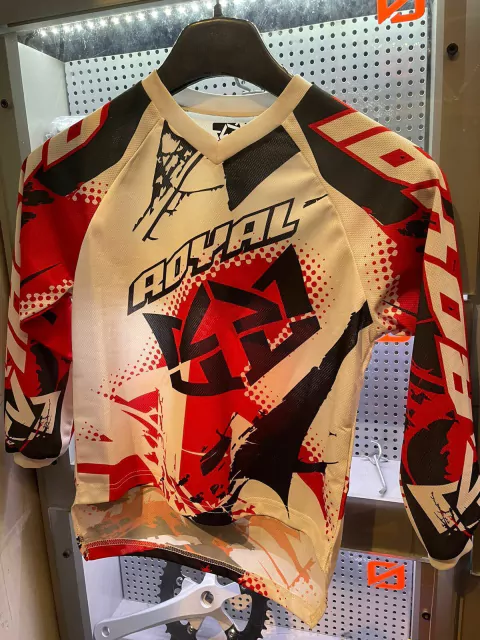 Jersey Royal Trac Attire (Youth) ULTIMOS NUEVOS