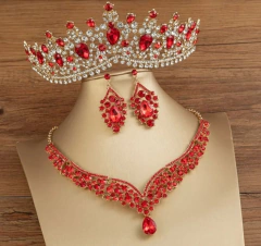 Coroa Conjunto Maria Mulambo na internet